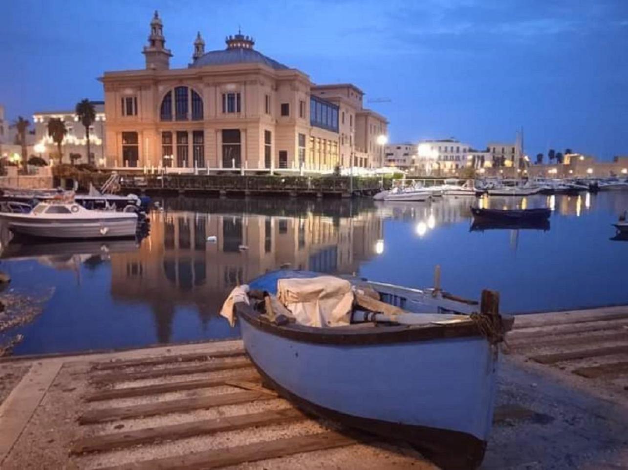 La Follia Dell'Architetto Villa Bari Ngoại thất bức ảnh